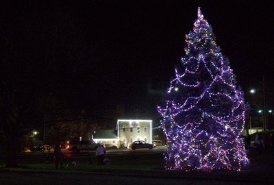 Content image Christmas Walk Olde West Chester